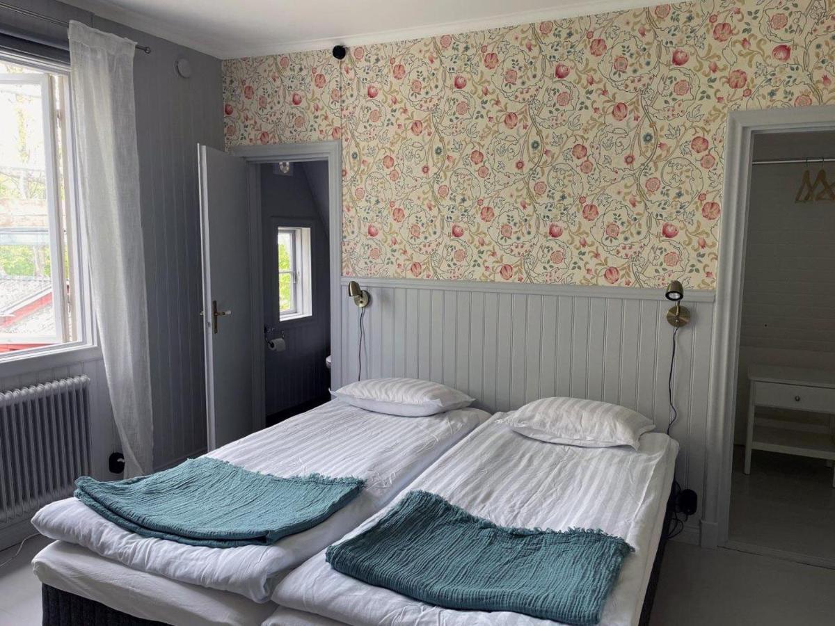 Pensionat Grisslehamn Hotel Bagian luar foto